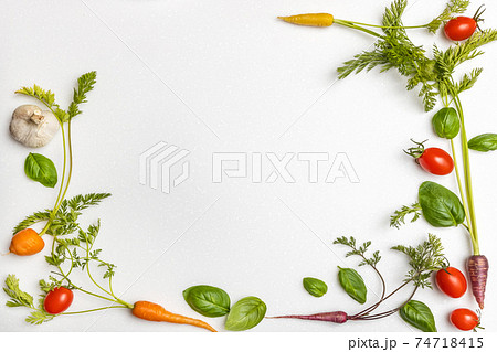 かわいいにんじん Cute beautiful fresh carrot photo かわいいにんじん Cute beautiful fresh carrot photo 74718415