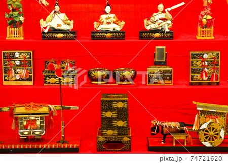 昔懐かしいひな人形 74721620