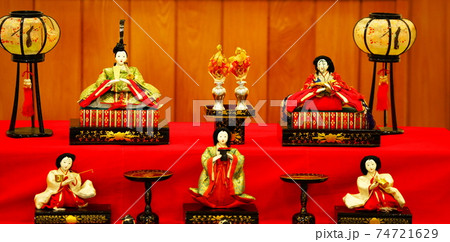 昔懐かしいひな人形 74721629