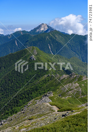 北岳から見た甲斐駒ヶ岳  74723981