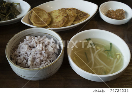 ご飯 ライス 食事 74724532