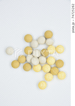 サプリメント 74725262