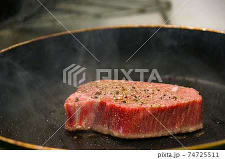 和牛ステーキ 74725511