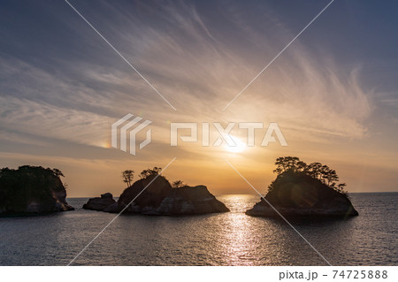 (静岡県)西伊豆 堂ヶ島の夕陽 (静岡県)西伊豆 堂ヶ島の夕陽 74725888