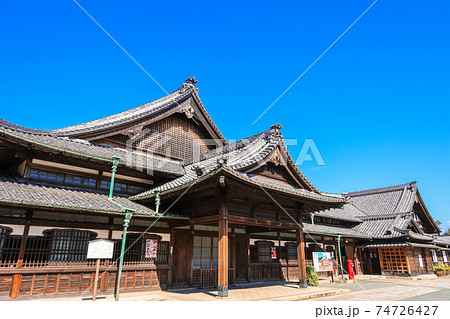 日本三大稲荷のひとつ、豊川稲荷〈愛知県豊川市〉 74726427