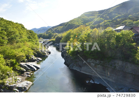 荒川の中流域（白鳥橋／埼玉県秩父郡長瀞町） 74729830