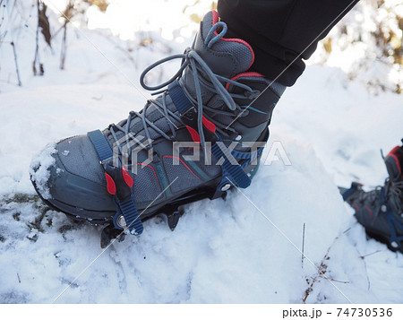 アイゼン装着 アイゼン装着 74730536