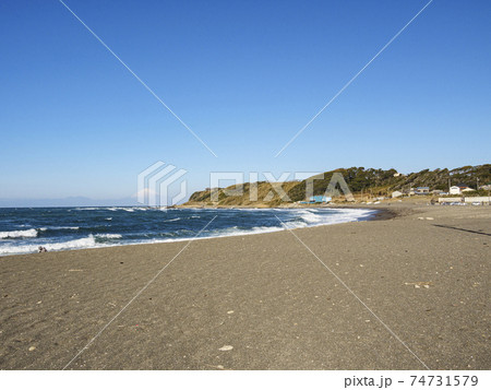 湘南三浦半島の神奈川県横須賀市和田長浜の早春 74731579