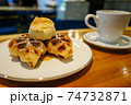 コーヒー ワッフル アイスクリーム 74732871