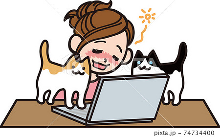 オンライン飲み会後半酔った女性と飼い猫2匹 74734400