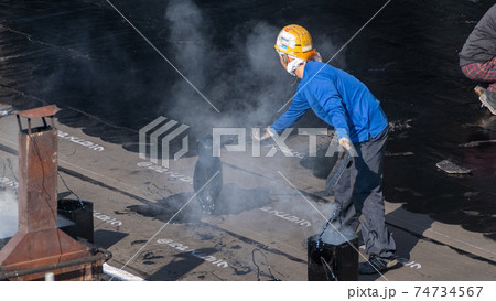 アスファルト防水工事　アスファルト塗布 74734567