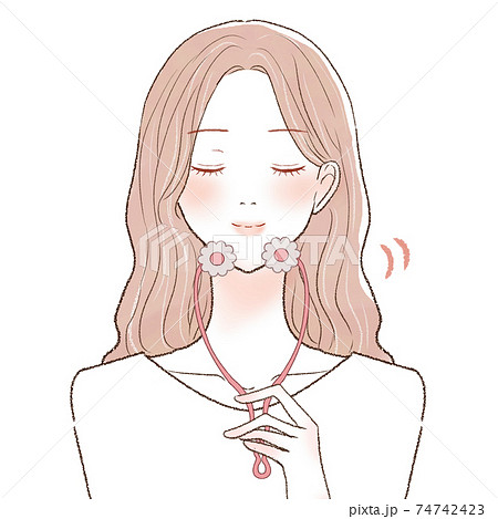 美顔ローラーで顔をマッサージする女性のイラスト素材 74742423 Pixta