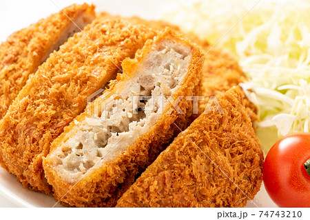 メンチカツ(ミンチカツ)のアップ。 メンチカツ(ミンチカツ)のアップ。 74743210