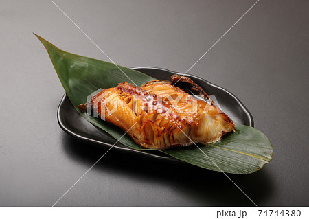 銀タラ照り焼き 74744380
