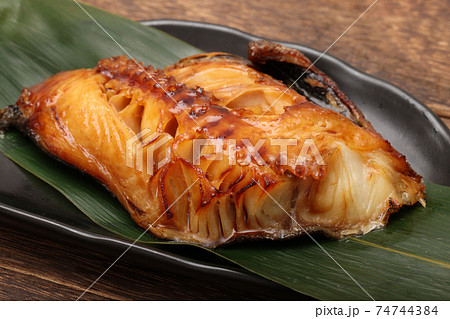 銀タラ照り焼き 銀タラ照り焼き 74744384