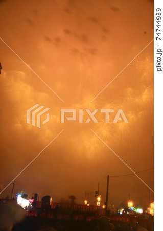 【新潟県】片貝まつりの世界一大きな四尺玉の花火。浅原神社秋季例大祭奉納大煙火。 【新潟県】片貝まつりの世界一大きな四尺玉の花火。浅原神社秋季例大祭奉納大煙火。 74744939