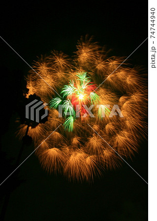 【新潟県】片貝まつりの世界一大きな四尺玉の花火。浅原神社秋季例大祭奉納大煙火。 74744940