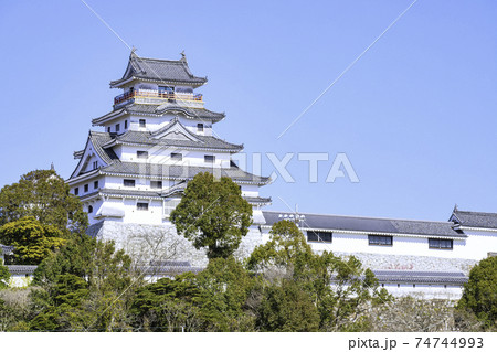 佐賀県唐津市の美しい唐津城 74744993