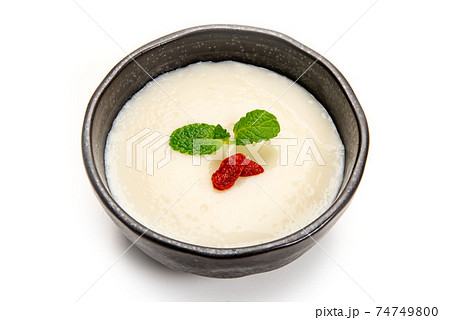 デザートの杏仁豆腐 74749800