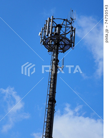 通信イメージ(電波塔:基地局) 通信イメージ(電波塔:基地局) 74750543