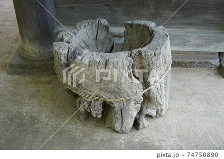 不思議な話ですが世界で一番大きなピラミッドがなんと日本の信州信濃の山奥に有ります。（皆神神社） 74750890