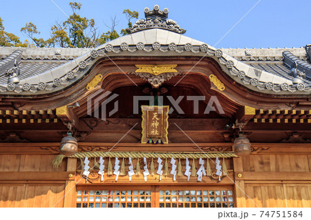大府市　長草天神社の本殿屋根瓦 74751584
