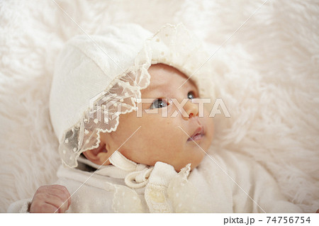 新生児 赤ちゃん 女の子 新生児 赤ちゃん 女の子 74756754