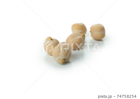 Fresh raw chickpea isolated on white background 74758254