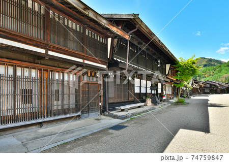 中山道　奈良井宿の町並み 74759847