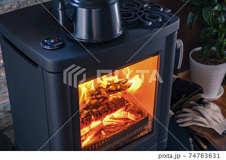 薪ストーブがある部屋 薪ストーブがある部屋 74763631