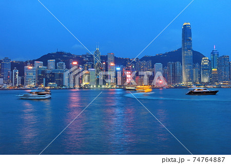 ホンコン 香港 ナイトシーン 74764887