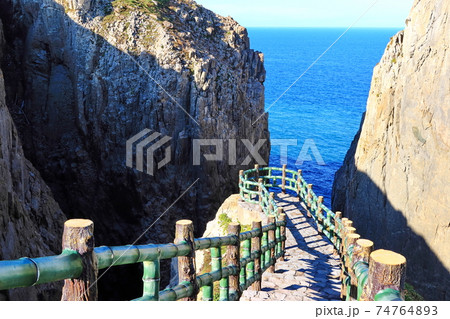 海沿い 沿岸 沖合 74764893