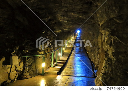 洞窟 鍾乳洞 岩窟 74764900