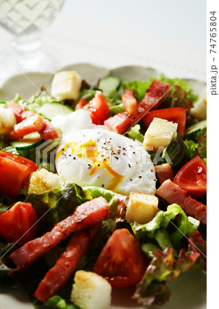 lリヨン風サラダ 74765804