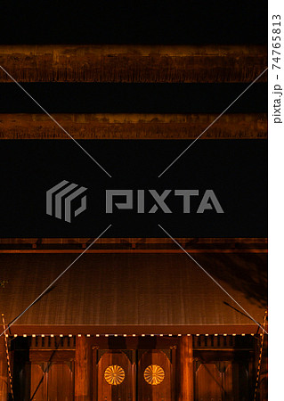 靖国神社　神社　東京都　千代田区　午後　深夜　観光　旅行　名所　英霊　大日本帝国　軍人　軍　軍隊 74765813