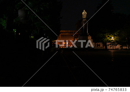 靖国神社　神社　東京都　千代田区　午後　深夜　観光　旅行　名所　英霊　大日本帝国　軍人　軍　軍隊 74765833