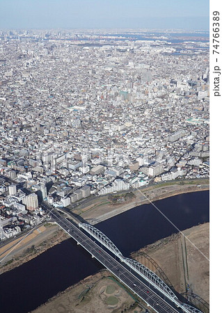 空撮　多摩川大橋から望む都心 74766389