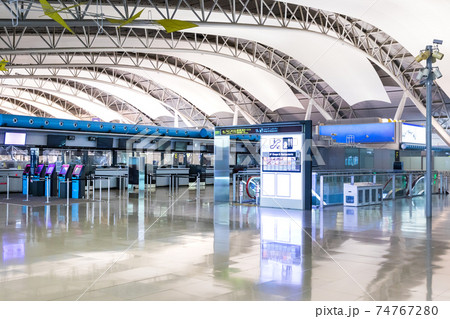 関西国際空港 国際線出発フロア 74767280