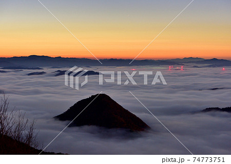 大江山からの福知山盆地の雲海 74773751