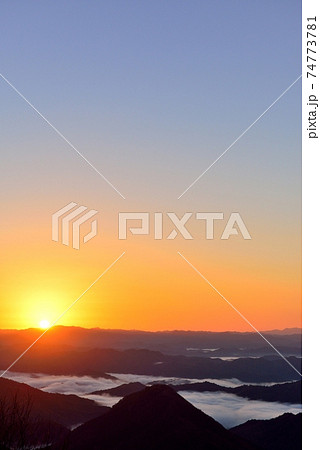 大江山からの福知山盆地の雲海 大江山からの福知山盆地の雲海 74773781