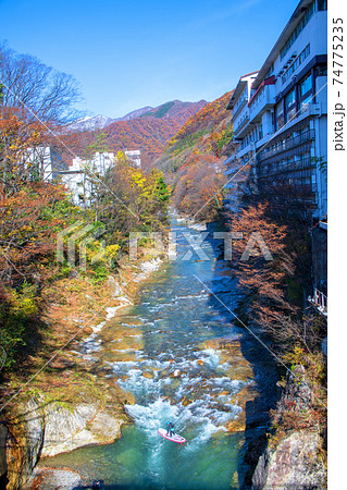 水上橋からの景色　利根川　水上温泉　　　 74775235