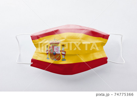 スペイン国旗のマスク 74775366
