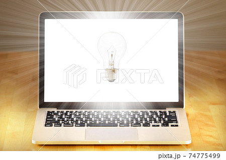 電球とノートパソコン 74775499