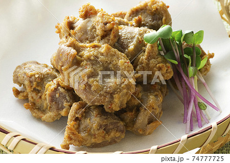 鶏の砂肝ピリ辛揚げ15 鶏の砂肝ピリ辛揚げ15 74777725