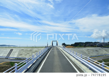 柳津駅から気仙沼駅までの気仙沼線BRT車窓からの風景 74778195