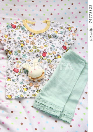 春夏ものの子ども服 春夏ものの子ども服 74778322
