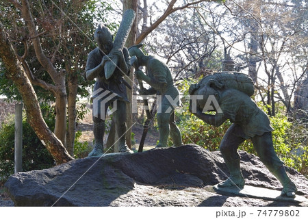 治水神社の薩摩義士像④ 74779802