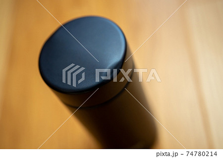 水筒のへこみ 74780214