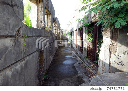 サイパン島　日本刑務所跡 74781771