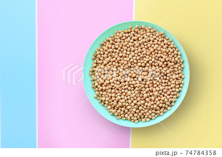 close up of soybeans  74784358